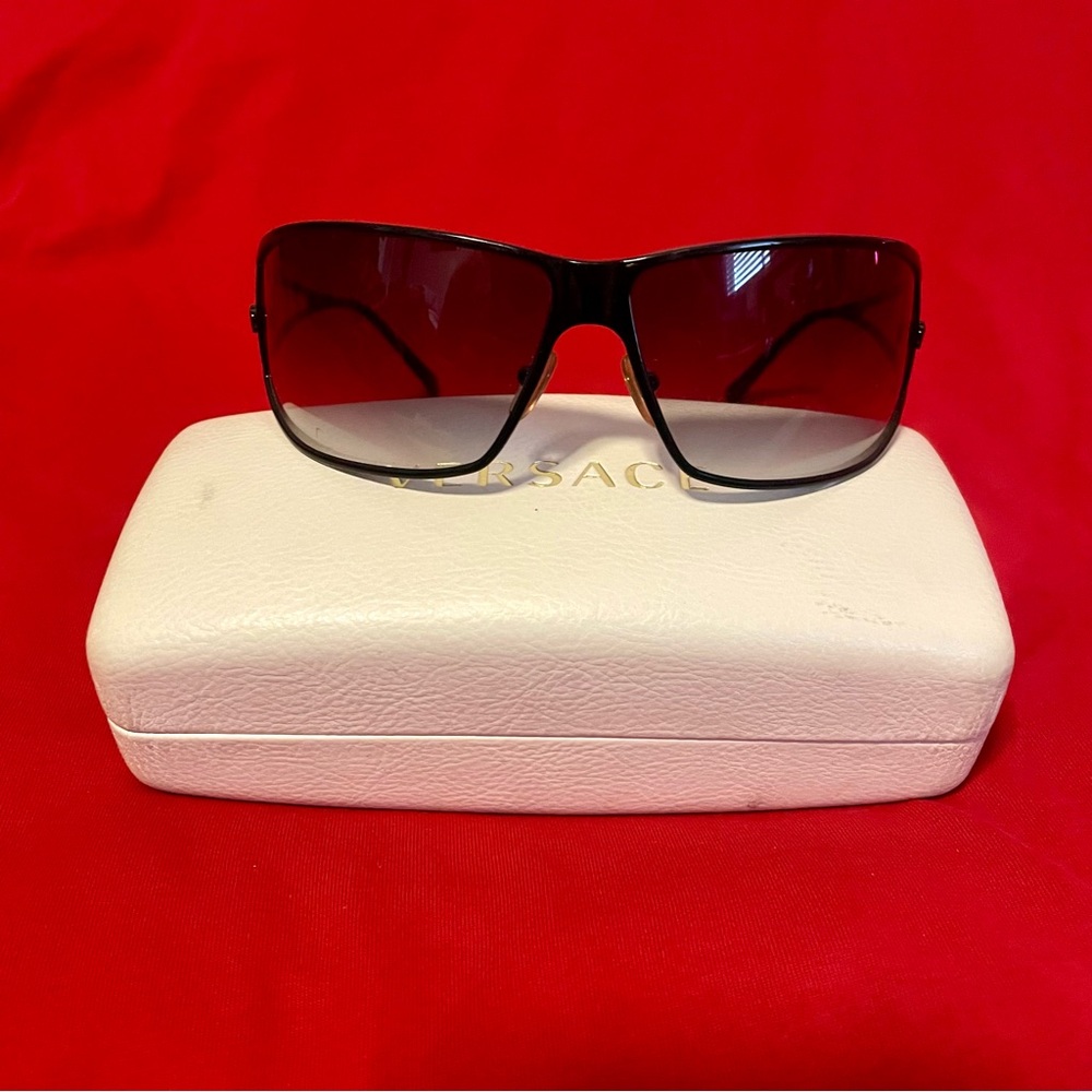 VTG Versace Mod 2040 Sunglasses